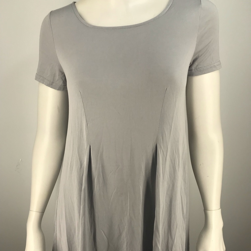 $8 💓 Silence and Noise Tunic Top Short Sleeve